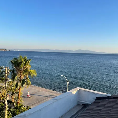 Willa Izmirin Kalbi Denize Sifir