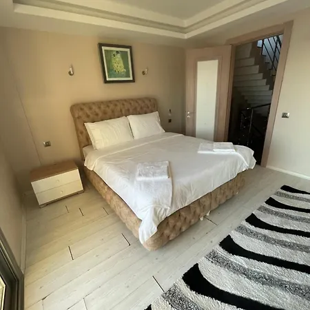 Izmırın Kalbı Denıze Sıfır Villa