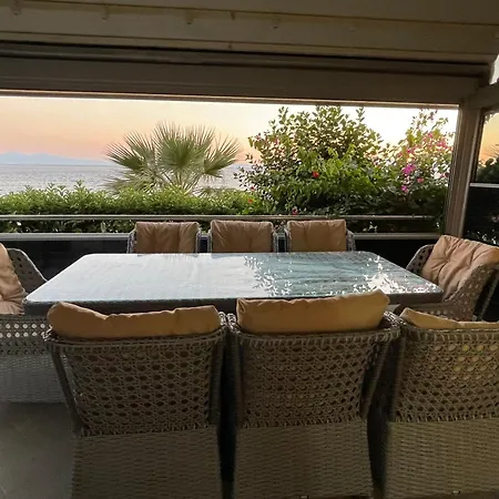 Villa Izmirin Kalbi Denize Sifir Ozdere